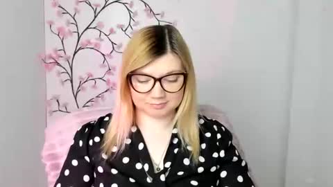 Molly online show from March 31, 2026, 11:32 am