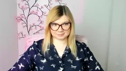 Molly online show from April 1, 2026, 11:33 am