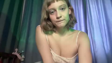 molly_poly online show from November 23, 2025, 12:49 pm