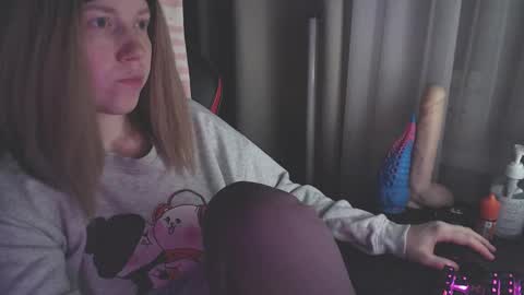 I have new photos come and see with love Molly online show from January 29, 2025, 3:15 pm