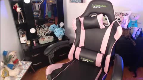 Molly online show from January 15, 2025, 5:29 am