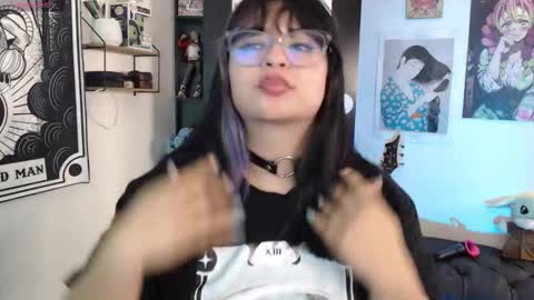 Molly online show from March 5, 2025, 8:21 am