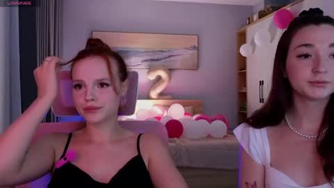 Snapshot of mollybossy chatting on May 15, 2026, 11:23 pm Molly online show from May 15, 2026, 11:23 pm