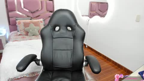 Molly  online show from February 17, 2025, 6:26 pm