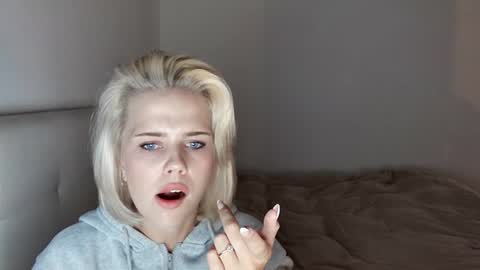 Snapshot of mollyforthenose chatting on August 1, 2026, 10:30 pm mollyforthenose online show from August 1, 2026, 10:30 pm