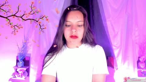 Snapshot of mollylewis18 chatting on January 28, 2025, 9:29 pm New girl Emily Valentina Michelle online show from January 28, 2025, 9:29 pm