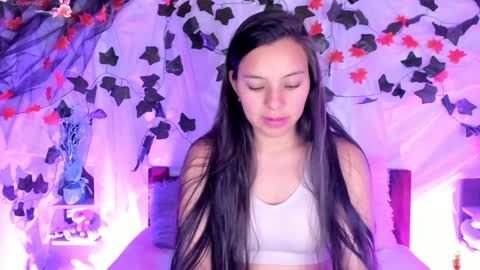 Snapshot of mollylewis18 chatting on February 6, 2025, 9:49 pm New girl Emily Valentina Michelle online show from February 6, 2025, 9:49 pm