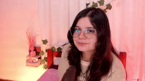 Snapshot of mollylewis18 chatting on February 12, 2025, 7:35 pm New girl Emily Valentina Michelle online show from February 12, 2025, 7:35 pm