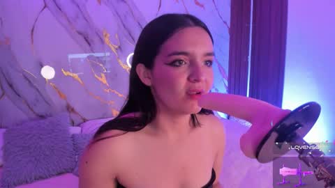 Snapshot of mollylewis18 chatting on November 11, 2025, 4:29 pm New girl Emily Valentina Michelle online show from November 11, 2025, 4:29 pm