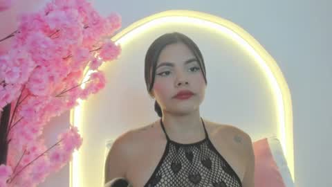mollylove_ online show from June 30, 2026, 7:26 pm