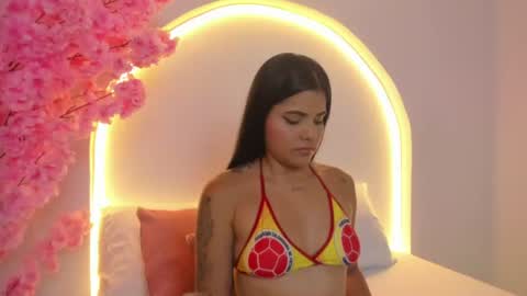 mollylove_ online show from July 3, 2026, 7:20 pm