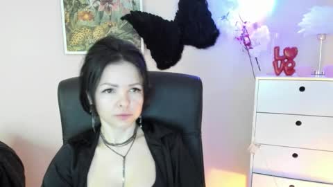 Molly online show from February 25, 2026, 7:51 am