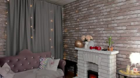 hi im Molly heregreat boobs big heart  warm pussy  online show from March 31, 2026, 12:23 am