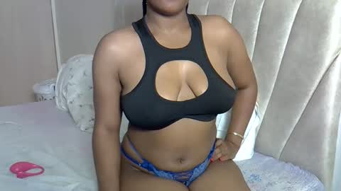 Snapshot of mollynebony chatting on April 19, 2026, 8:02 am mollyn online show from April 19, 2026, 8:02 am