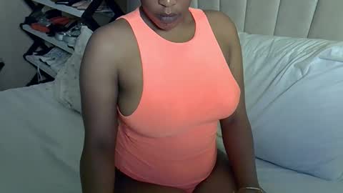Snapshot of mollynebony chatting on May 20, 2026, 5:52 pm mollyn online show from May 20, 2026, 5:52 pm