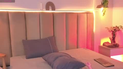 mollyrosse1 online show from April 1, 2026, 4:48 pm