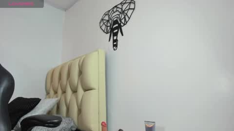 MOLLY online show from April 14, 2026, 6:58 pm