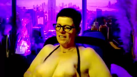 Snapshot of mollysun chatting on June 2, 2026, 6:10 pm MollySun Nina Randmann online show from June 2, 2026, 6:10 pm