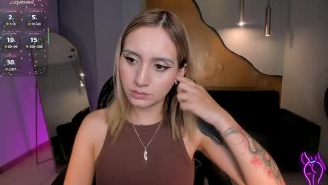 Snapshot of mollysunders_ chatting on May 11, 2026, 8:50 pm Molly Sunders online show from May 11, 2026, 8:50 pm