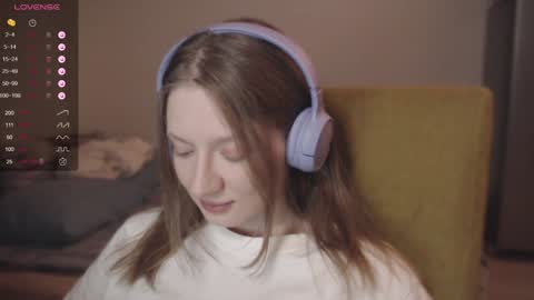 Snapshot of mollytucker chatting on December 19, 2024, 1:51 pm mollytucker online show from December 19, 2024, 1:51 pm