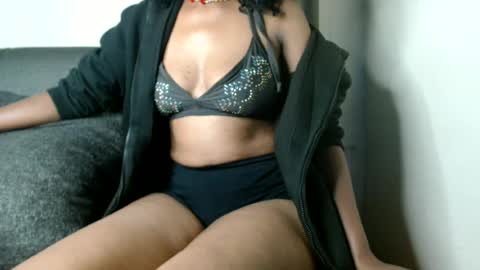 Snapshot of mollyxxxarial chatting on June 19, 2026, 2:21 pm Molly online show from June 19, 2026, 2:21 pm