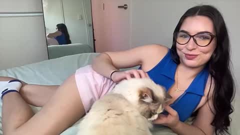 Molly online show from October 1, 2025, 11:22 pm