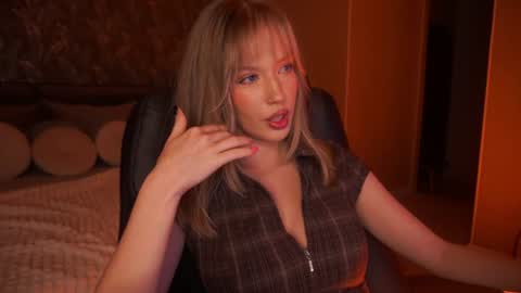 Snapshot of mollyymayy chatting on August 7, 2026, 1:40 am mollyymayy online show from August 7, 2026, 1:40 am