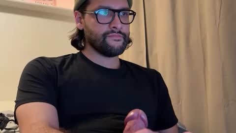 molten_escargot online show from December 16, 2024, 3:19 am