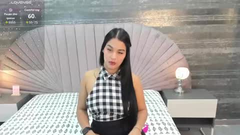 Moly Boston online show from October 9, 2025, 1:09 pm