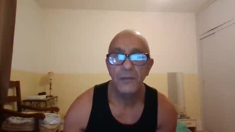 Snapshot of moment71200 chatting on November 17, 2025, 4:13 pm moment71200 online show from November 17, 2025, 4:13 pm