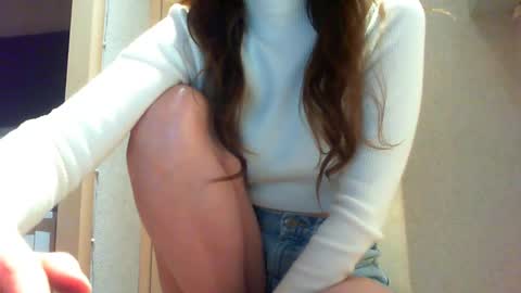 Snapshot of momentbeforedown chatting on May 17, 2026, 10:17 pm Hailey online show from May 17, 2026, 10:17 pm