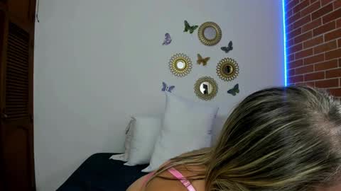 Snapshot of mommy_boobs_ chatting on December 11, 2024, 11:43 pm Maja online show from December 11, 2024, 11:43 pm