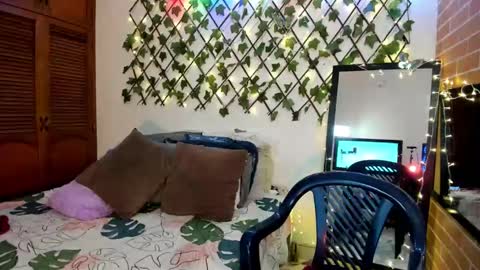 Snapshot of mommy_boobs_ chatting on March 8, 2025, 8:14 pm Maja online show from March 8, 2025, 8:14 pm