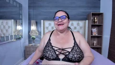 Jelitza online show from July 1, 2026, 2:57 am