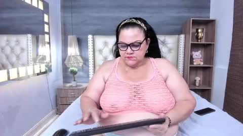 Jelitza online show from July 4, 2026, 7:25 am