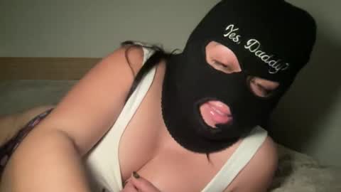 Snapshot of mommygoddess03 chatting on December 19, 2025, 1:29 pm mommygoddess03 online show from December 19, 2025, 1:29 pm