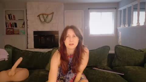 Snapshot of mommygoddessl chatting on June 27, 2026, 11:54 pm Goddess L online show from June 27, 2026, 11:54 pm