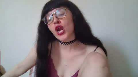 Mommynatrix online show from July 9, 2026, 5:50 pm