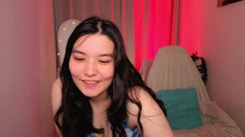 Momo online show from May 17, 2026, 9:44 pm