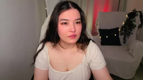 Momo online show from May 25, 2026, 10:38 pm