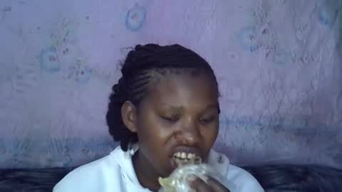 momsdoll online show from February 3, 2026, 5:27 am