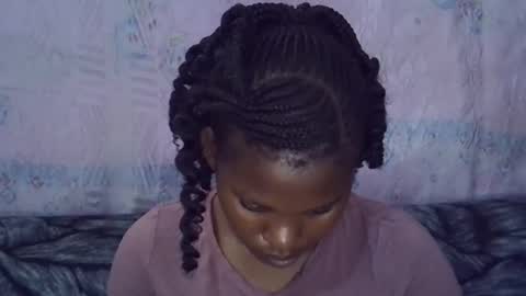 momsdoll online show from February 10, 2026, 7:12 am