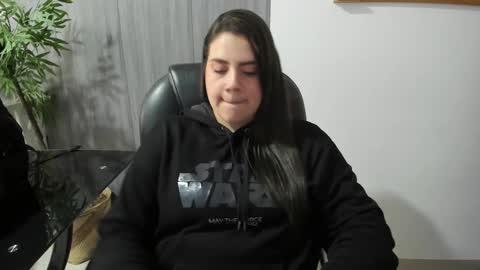 Mona online show from September 19, 2025, 11:55 am