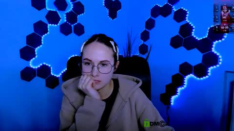 Snapshot of mona_cloud chatting on February 14, 2026, 9:00 pm Mona online show from February 14, 2026, 9:00 pm