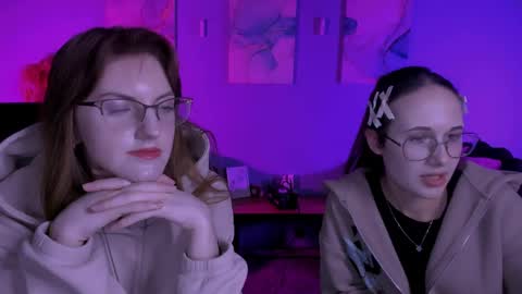 Mona  online show from April 5, 2026, 7:33 pm