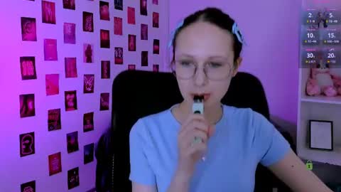 Mona  online show from July 28, 2026, 7:39 pm