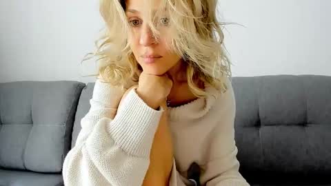 Mona online show from October 23, 2025, 6:45 am