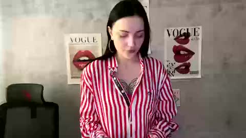 Snapshot of mona_fox chatting on February 27, 2026, 6:57 am Mona online show from February 27, 2026, 6:57 am