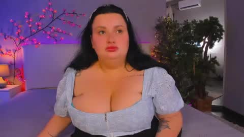 Snapshot of monasteel chatting on May 21, 2026, 12:12 pm Monica online show from May 21, 2026, 12:12 pm