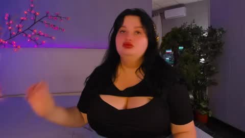 Snapshot of monasteel chatting on May 28, 2026, 12:02 pm Monica online show from May 28, 2026, 12:02 pm